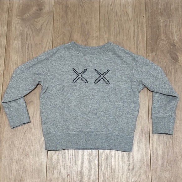 Kids KAWS x Uniqlo Sweatshirt - Picture 2 of 6